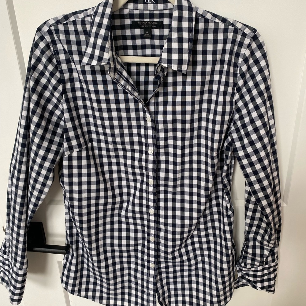 Banana Republic Black and White Checkered Classic Riley Button-Up Shirt